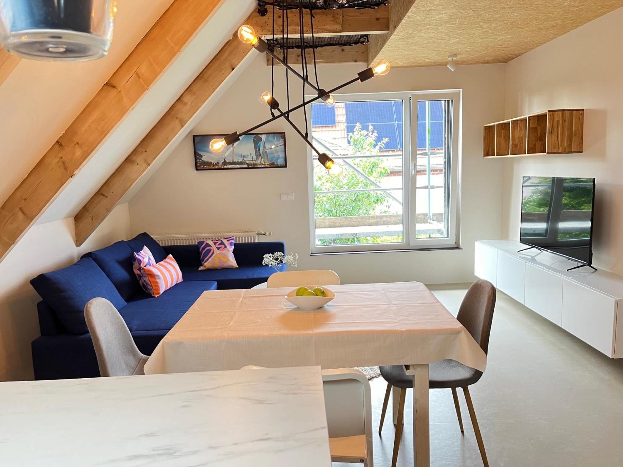 Quiet&cozy Perfect For Groups & Families & Business Trips, Near Ber Airport Appartement Berlijn