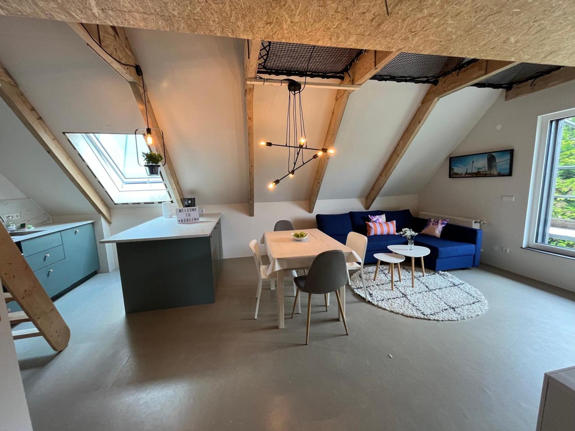 Quiet&cozy Perfect For Groups & Families & Business Trips, Near Ber Airport Appartement Berlijn